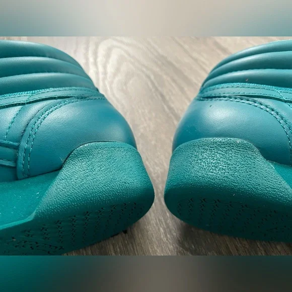 Reebok Turquoise High-Top Sneakers - Picture 5 of 5
